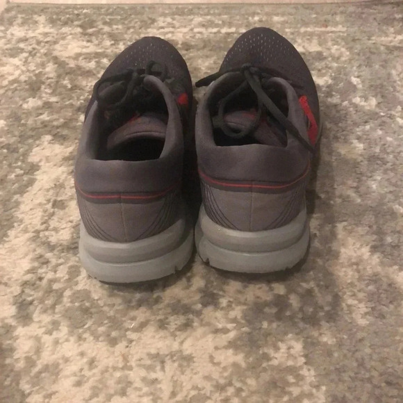 Brooks running shoes - Picture 5 of 6